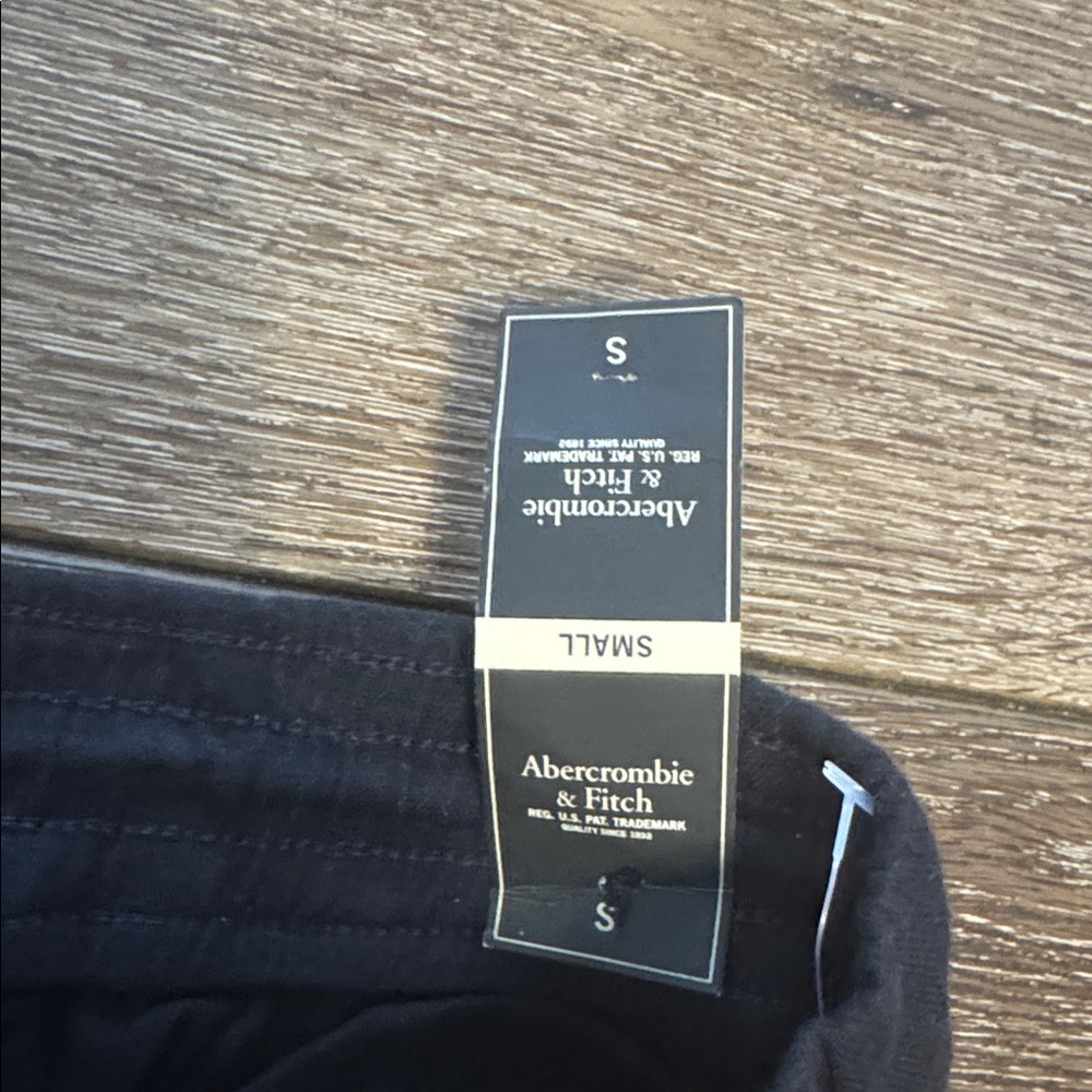 Abercrombie & fitch joggers small NWT - Picture 3 of 5